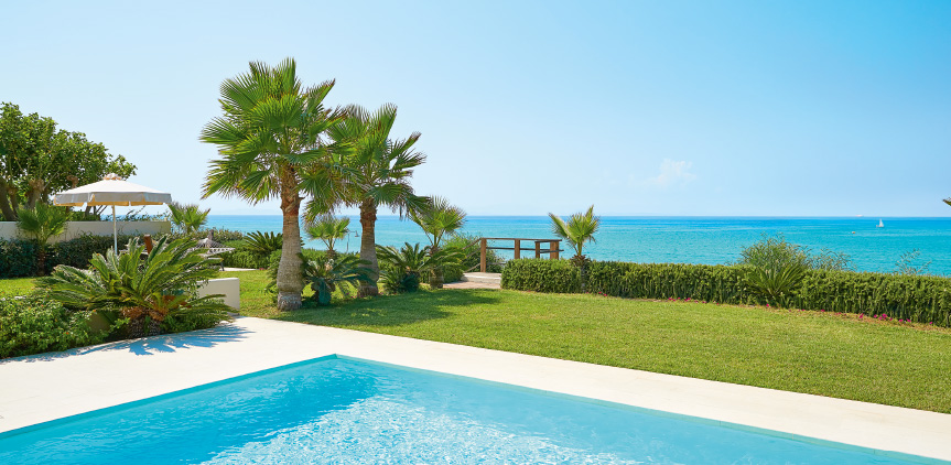 6-relaxing-seafront-vacation-in-royal-pavilion-villa-private-pool